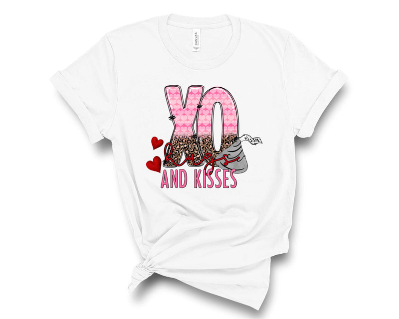 XO Hugs & Kisses - Graphic Tee